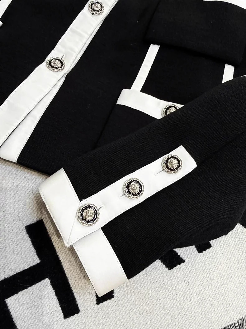 Chanel 20A black and white jacket - Image 3