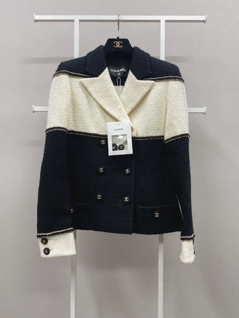 Chanel 20A black & ecru jacket
