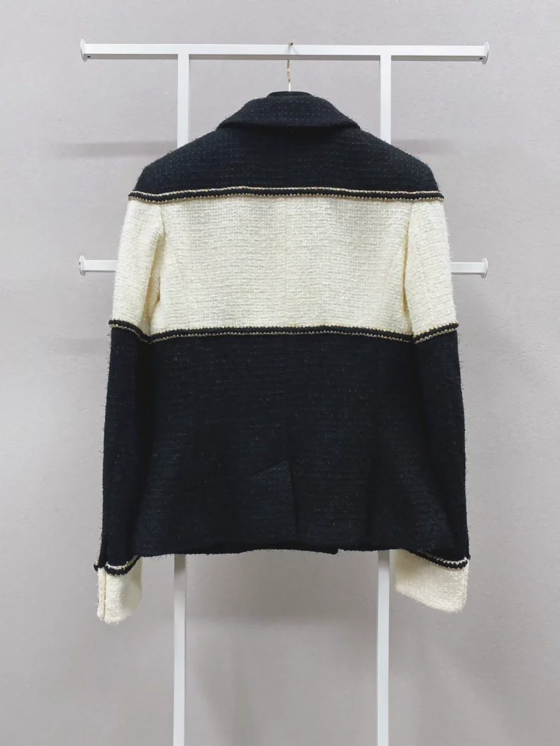 Chanel 20A black & ecru jacket - Image 2