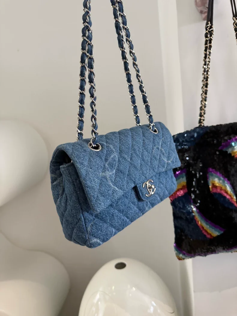 Chanel 20B Denim Graffiti CF Medium - Image 2