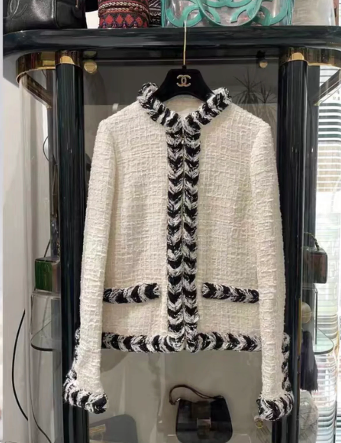 CHANEL 20B ECRU/ WHITE TWEED JACKET BRAIDED TRIM SIZE 38 - Image 3