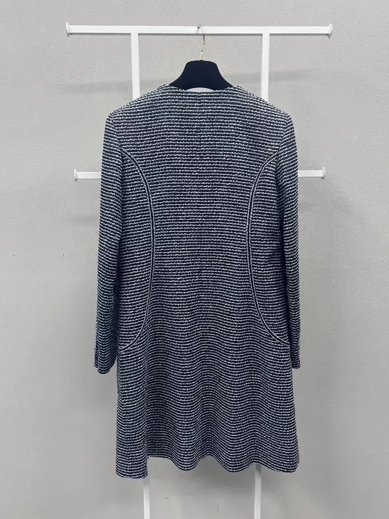 Chanel 20c gray tweed jacket - Image 2