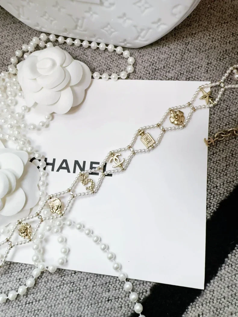 Chanel 20C Multi-Element Quilted Pearl Choker Necklace - Image 2