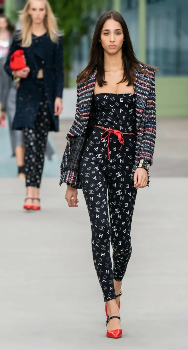 Chanel 20C Runway Black CC Logo Pants Leggings FR 42 - Image 5