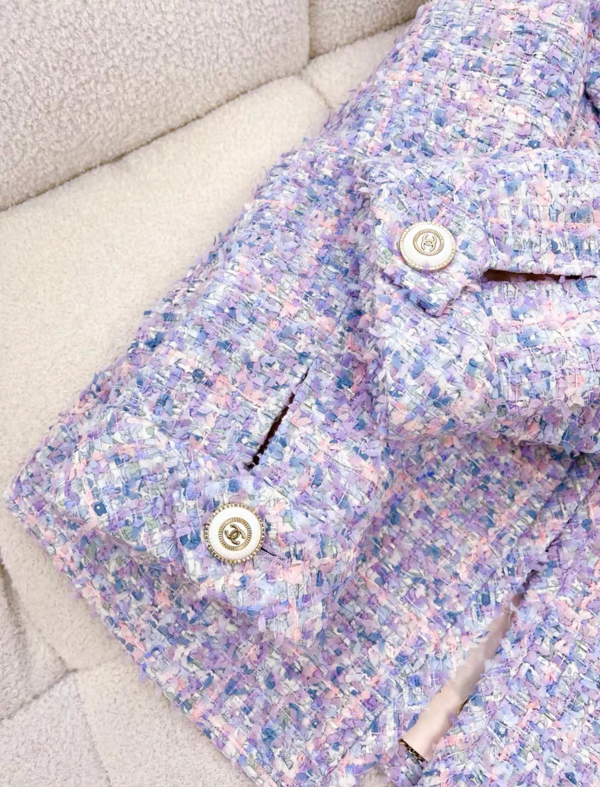 CHANEL 20C RUNWAY LAVENDER TWEED JACKET - Image 2