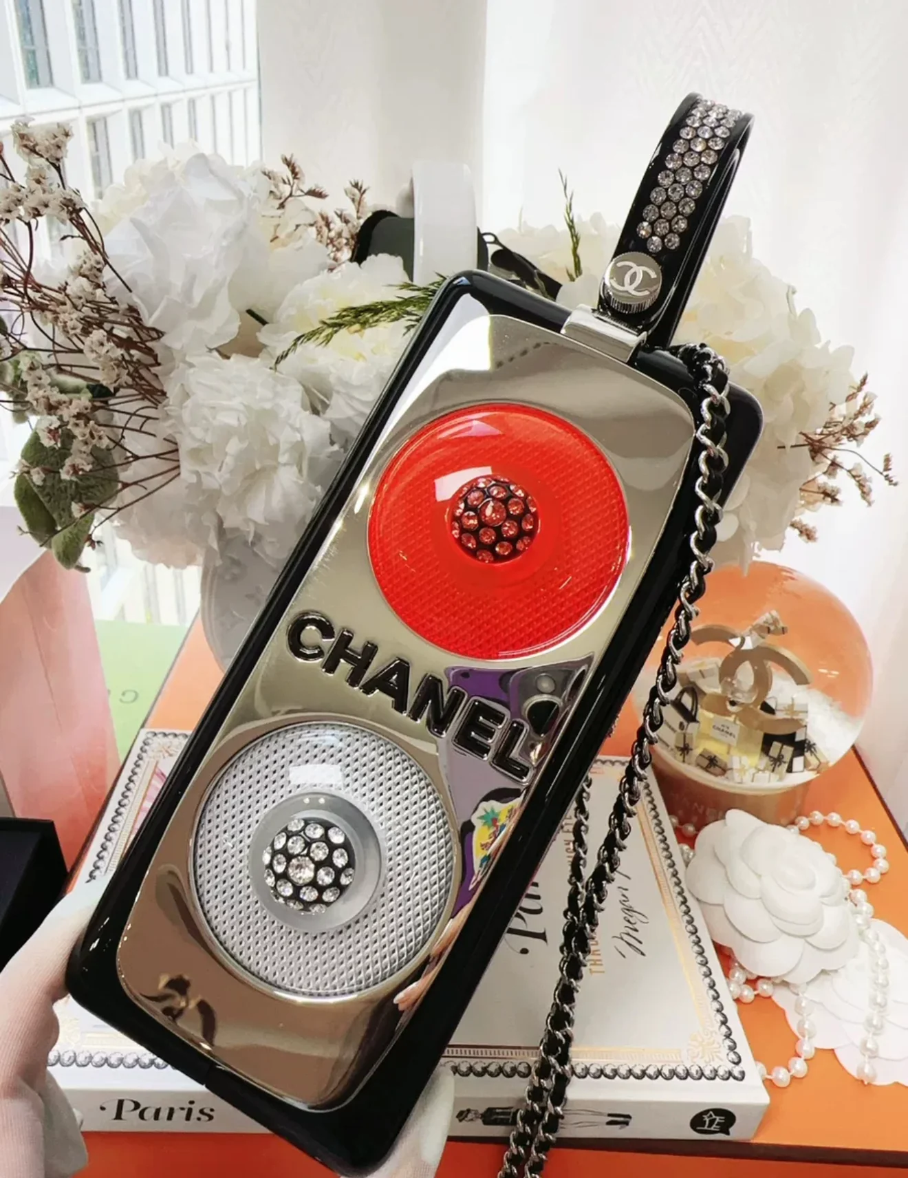 CHANEL 20c show model limited collector's series signal light evening chain bag - Image 6