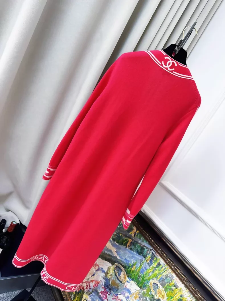 Chanel 20C Red Logo Long Knit Cardigan - Image 2