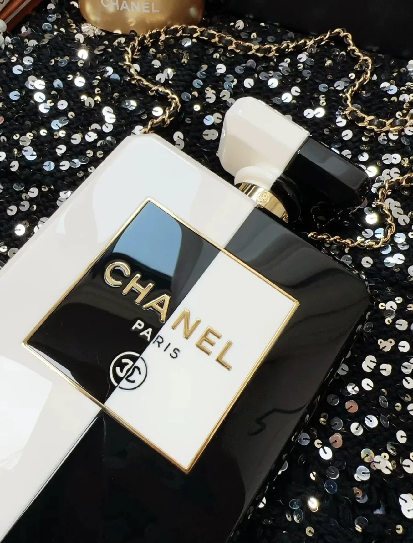 Chanel 20k Black and White Acrylic Perfume Bottle clutch Bag Minaudiere - Image 7