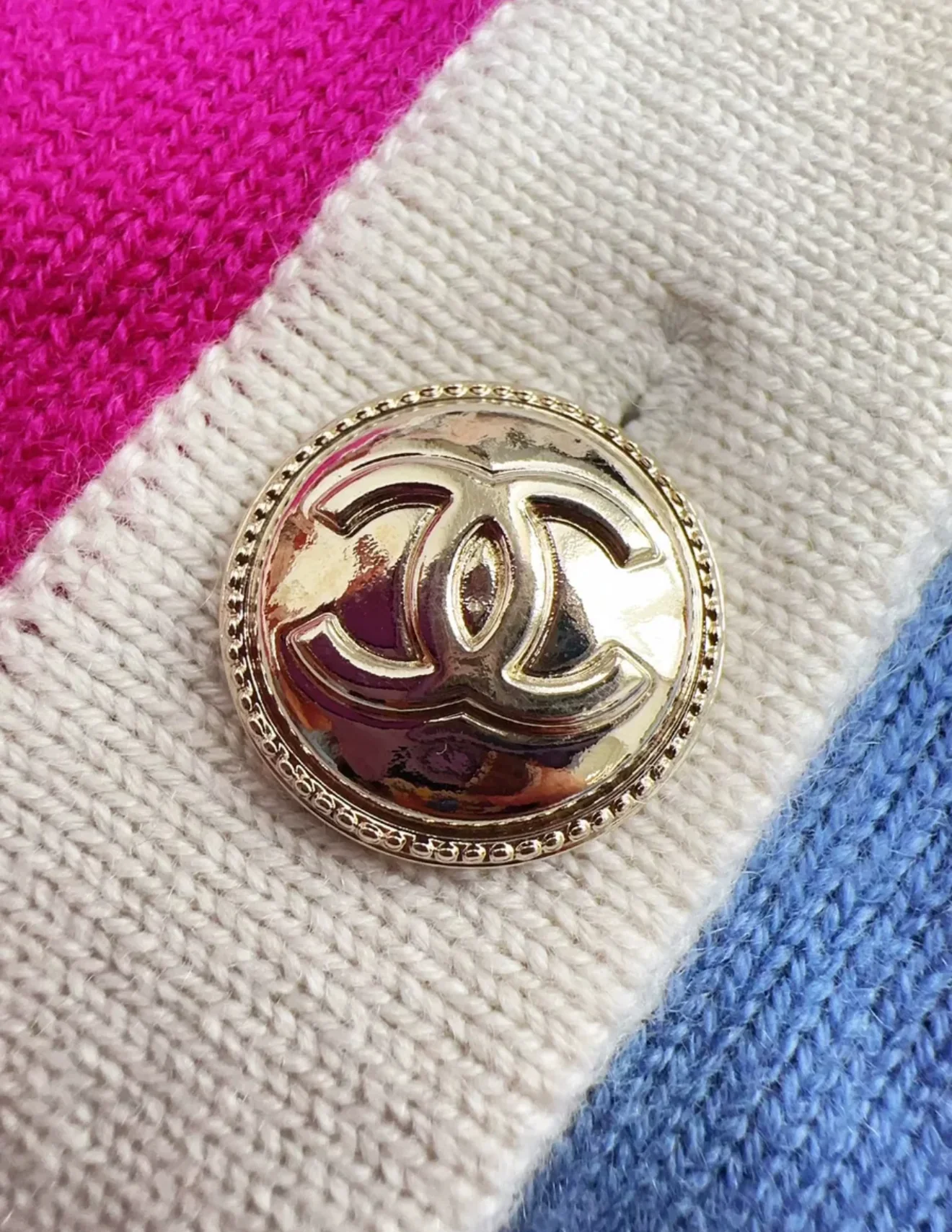 Chanel 20K colourful cashmere cardigan - Image 4