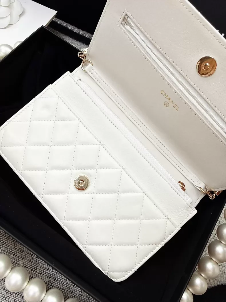 Chanel 20k ecru gold pearl chain WOC shoulder bag - Image 3