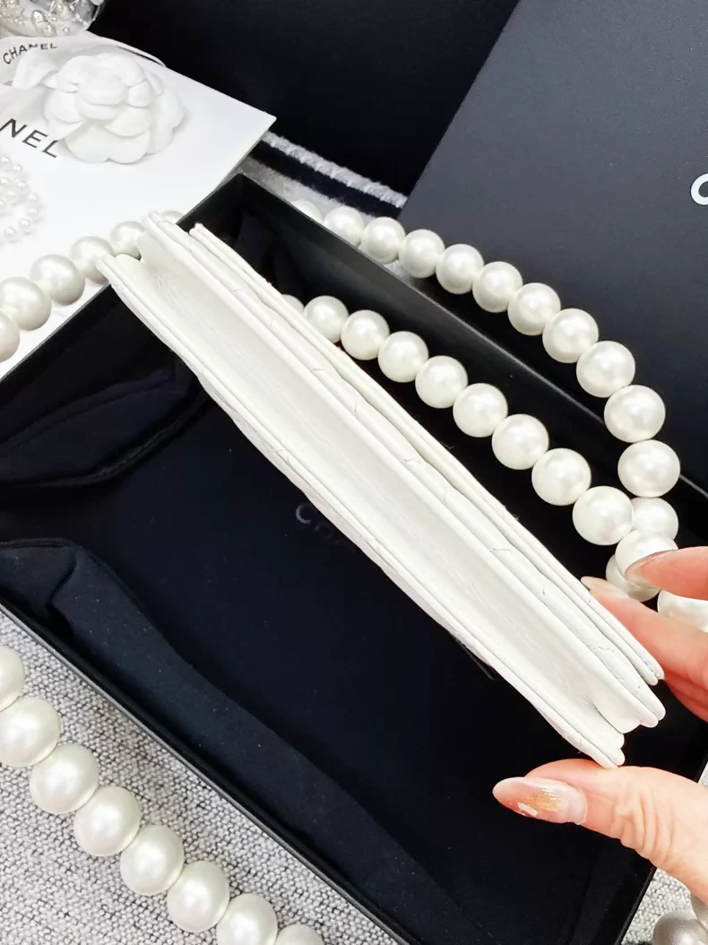 Chanel 20k ecru gold pearl chain WOC shoulder bag - Image 4