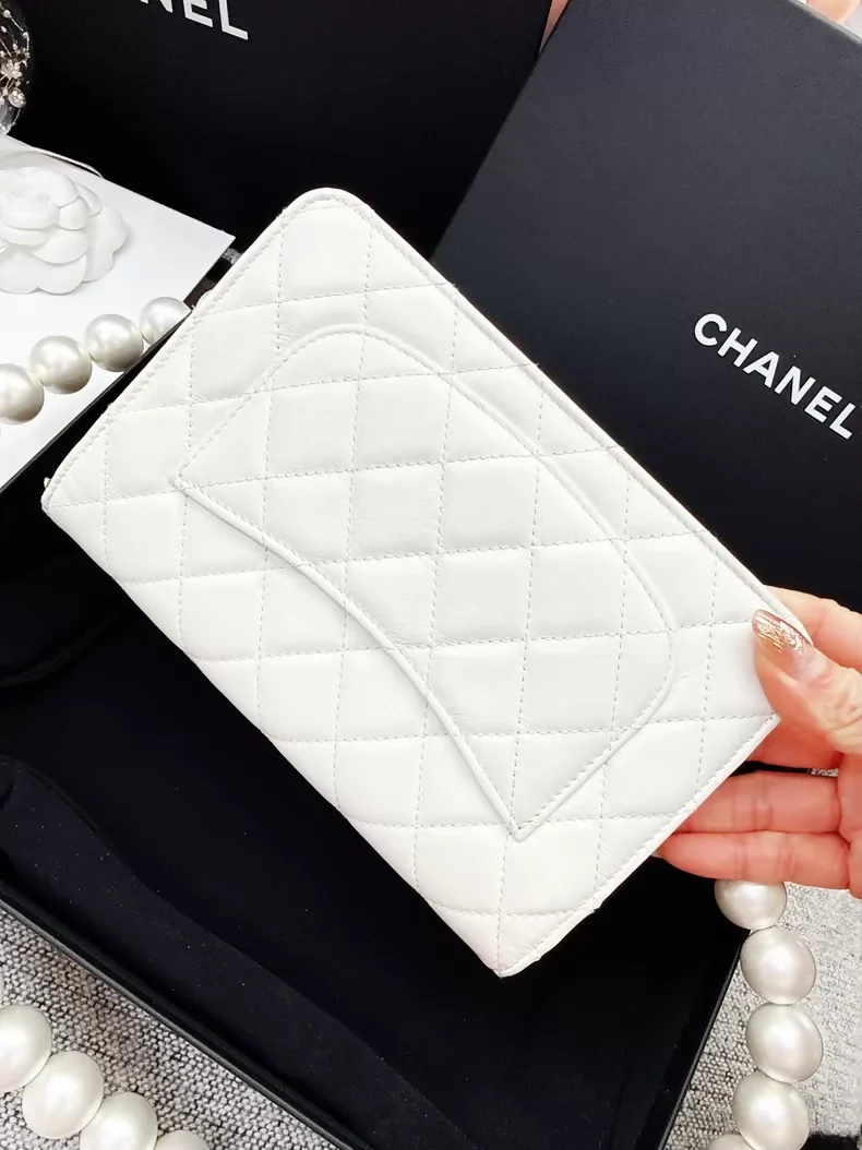 Chanel 20k ecru gold pearl chain WOC shoulder bag - Image 5