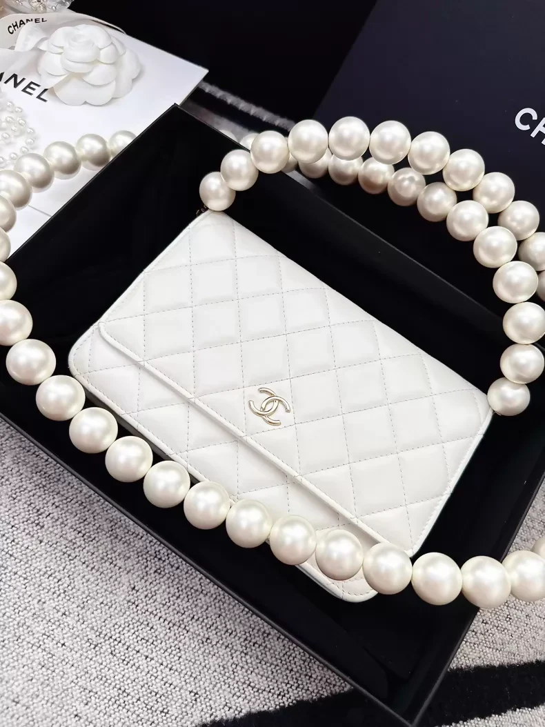 Chanel 20k ecru gold pearl chain WOC shoulder bag - Image 7
