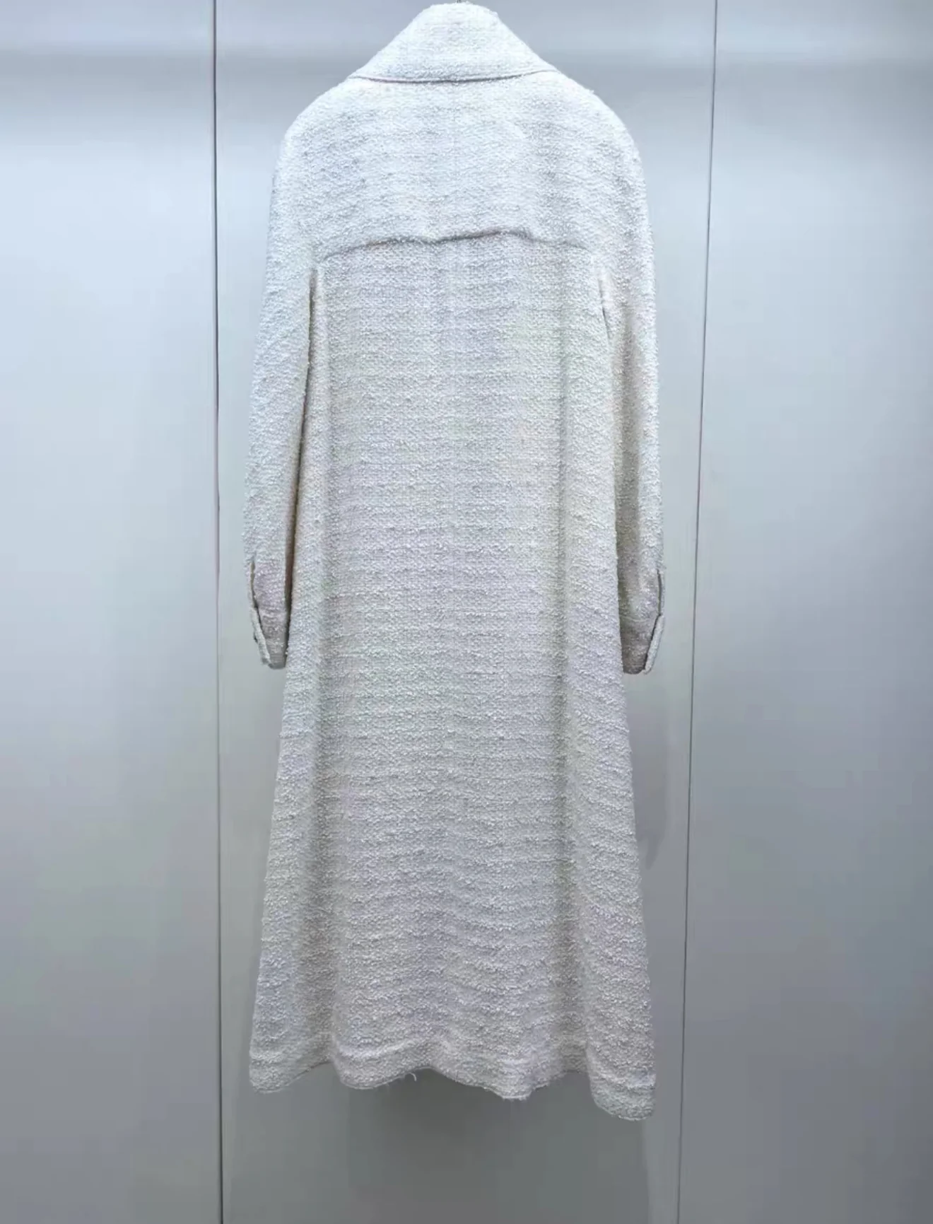 Chanel 20K white Long Coat - Image 2