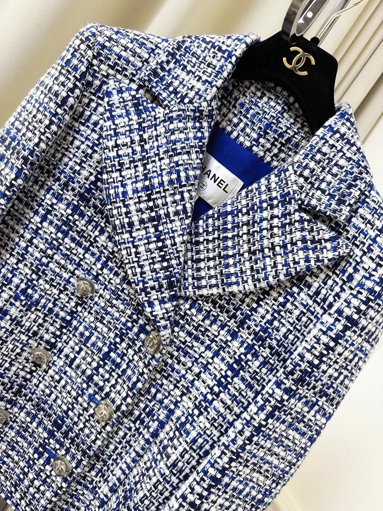 Chanel 20P Blue and White Tweed Jacket - Image 2
