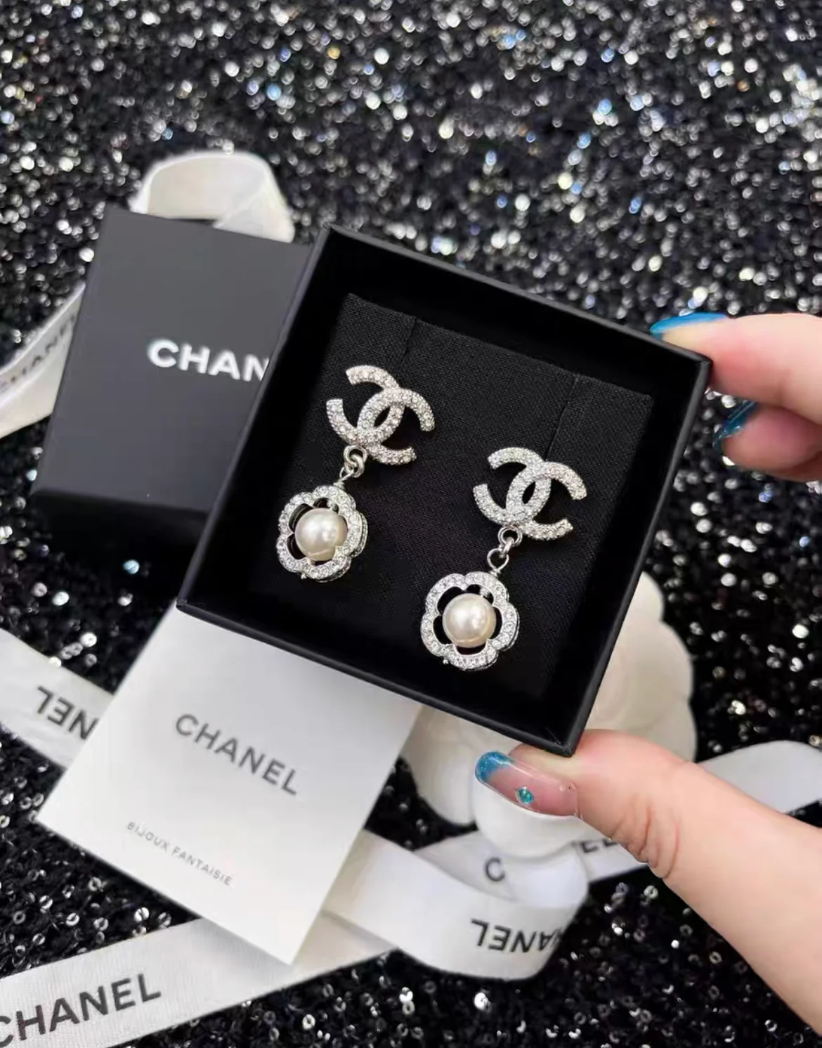 Chanel 20P Double C Full Diamond Camellia Pearl Earrings - Image 2