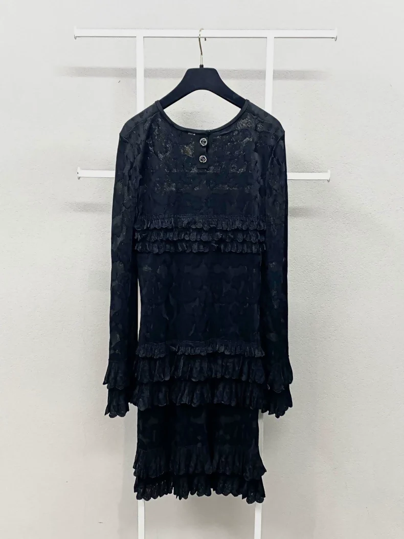 Chanel 20P black lace dress - Image 2