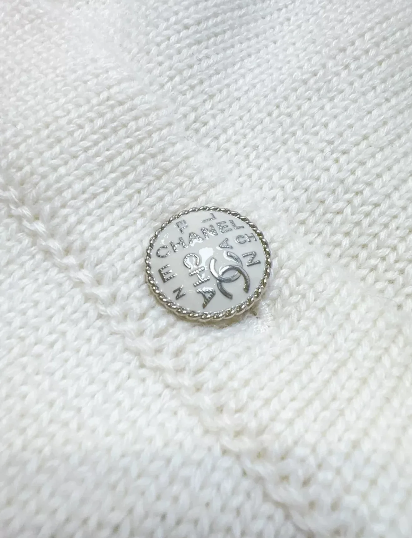 Chanel 20P Ecru Cardigan - Image 5