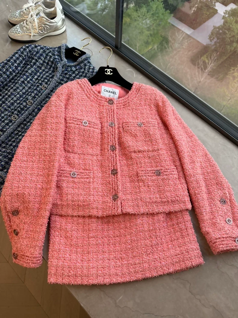 Chanel 20p orange tweed set