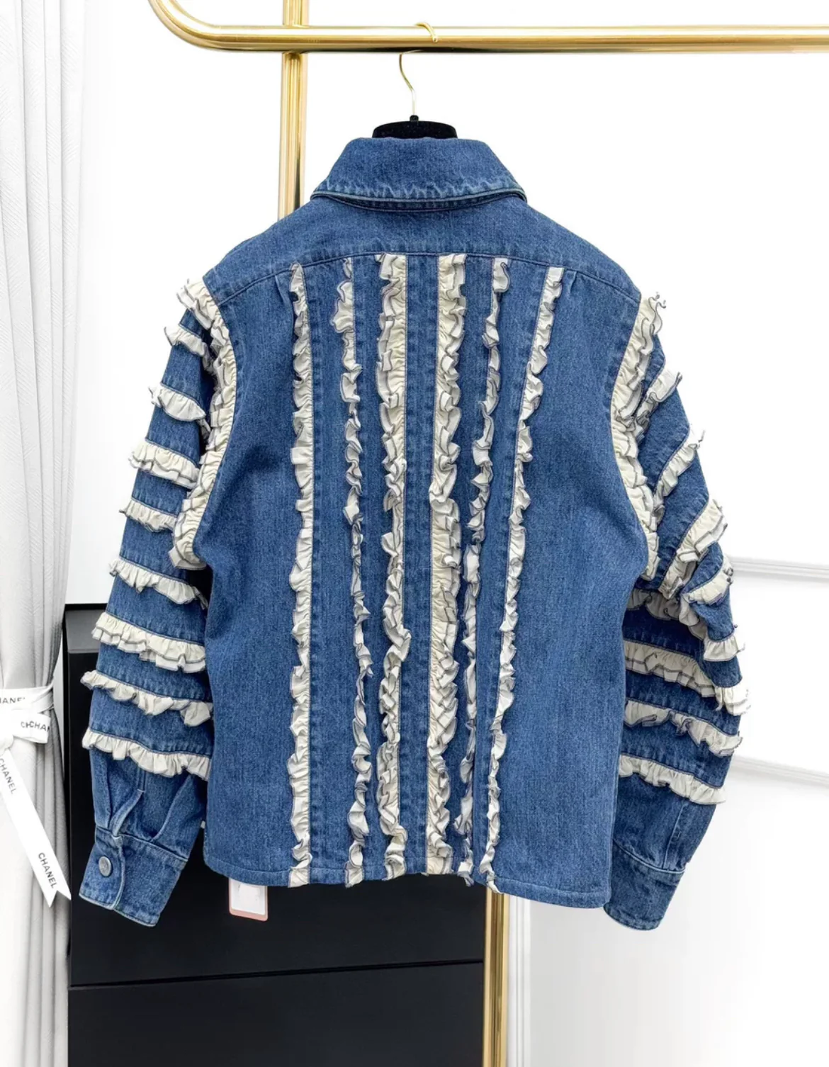 Chanel 20S lace denim shirt size 34 - Image 2