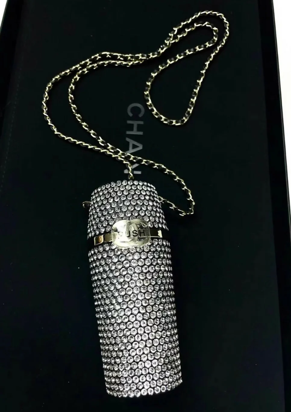 Chanel 21N coco neige full diamonds lipstick necklace bag