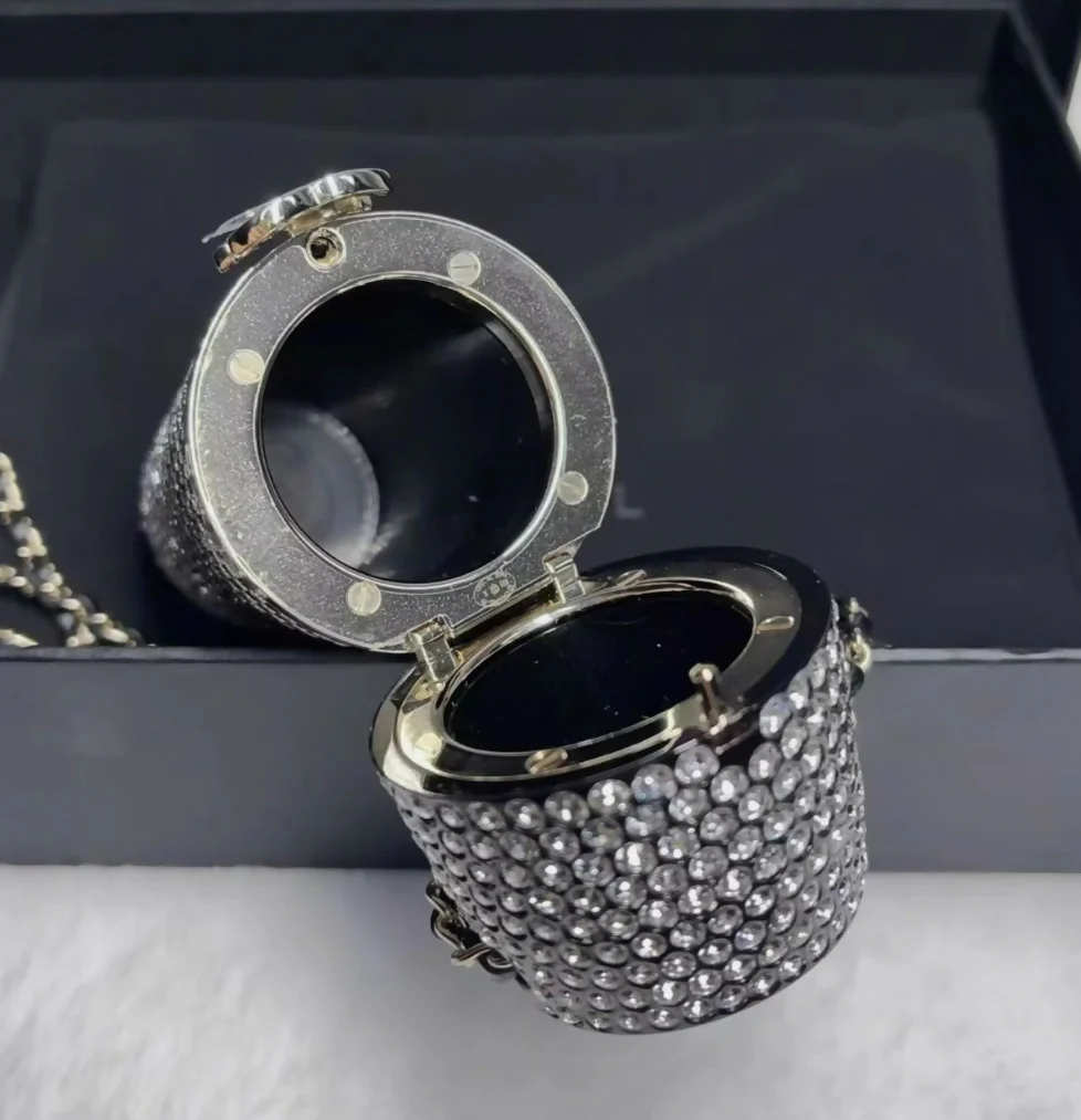 Chanel 21N coco neige full diamonds lipstick necklace bag - Image 2