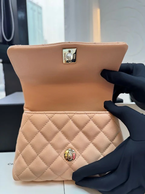 Chanel (21) Coco Handle Mini Flag Bag - Image 5
