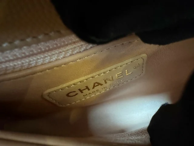 Chanel (21) Coco Handle Mini Flag Bag - Image 8
