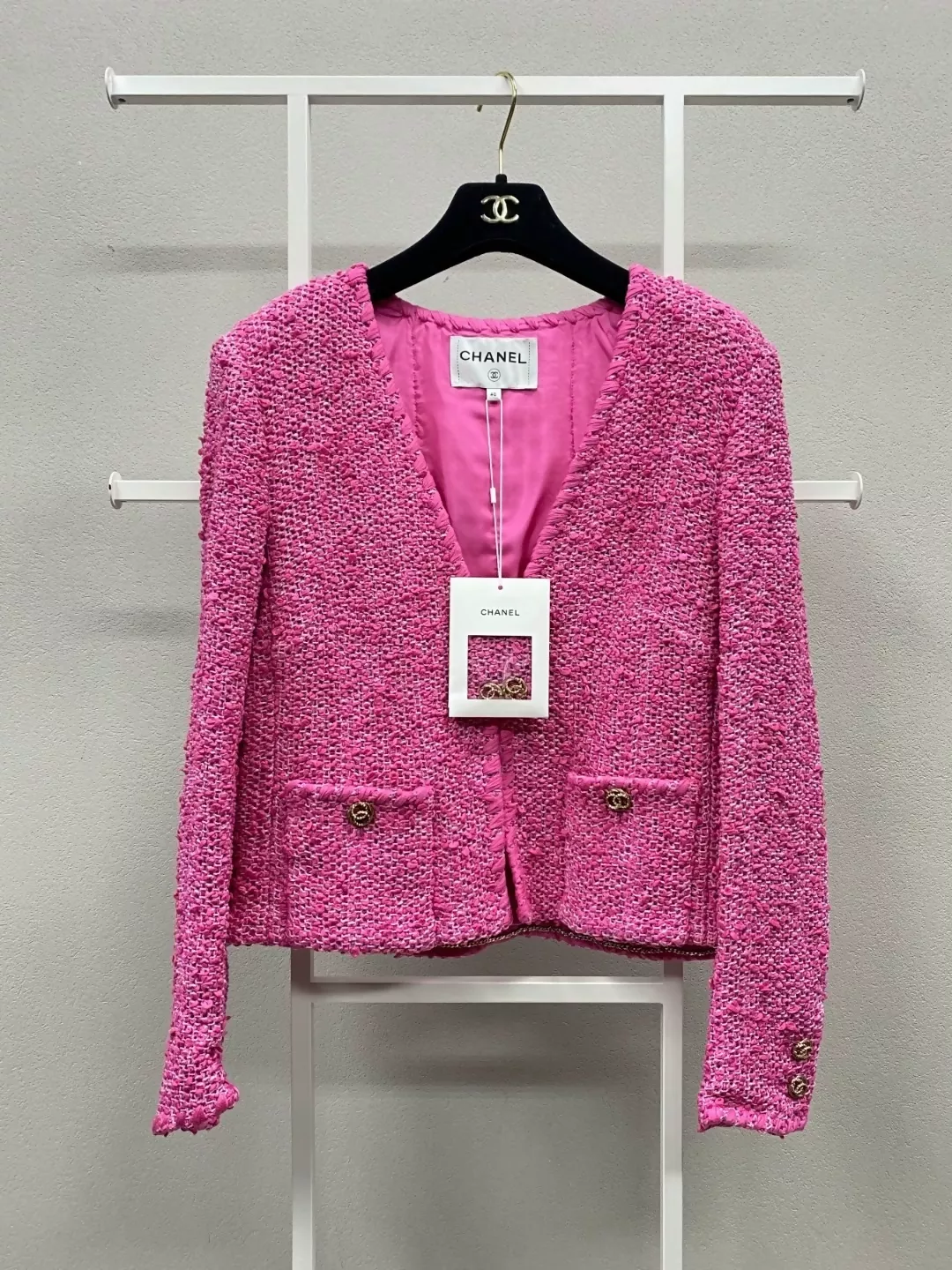 Chanel 21 pink tweed jacket