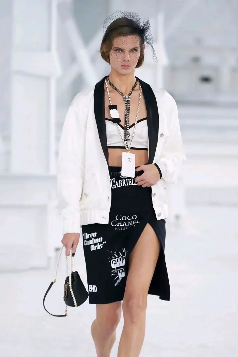 Chanel 21 ecru silk jacket - Image 3
