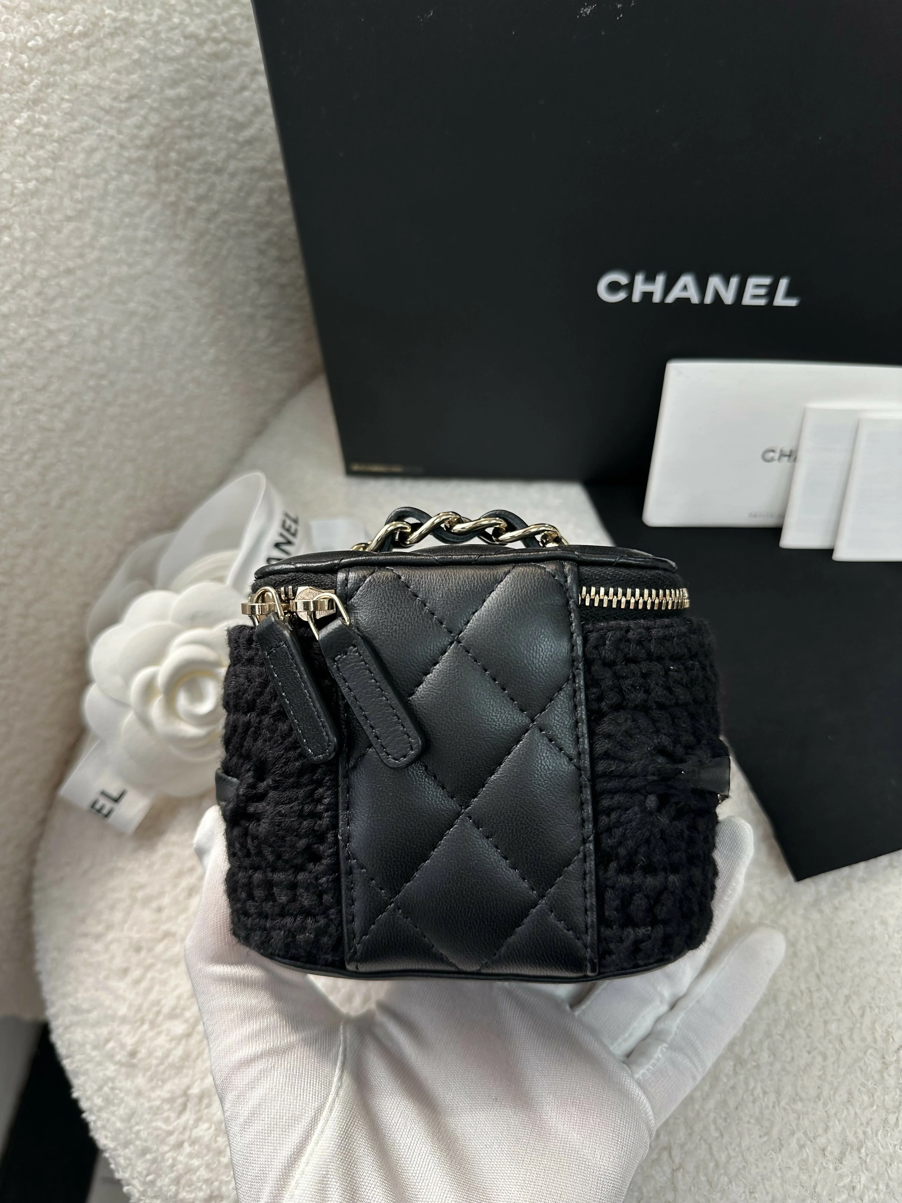 Chanel (21) Mini Vanity Case - Image 2