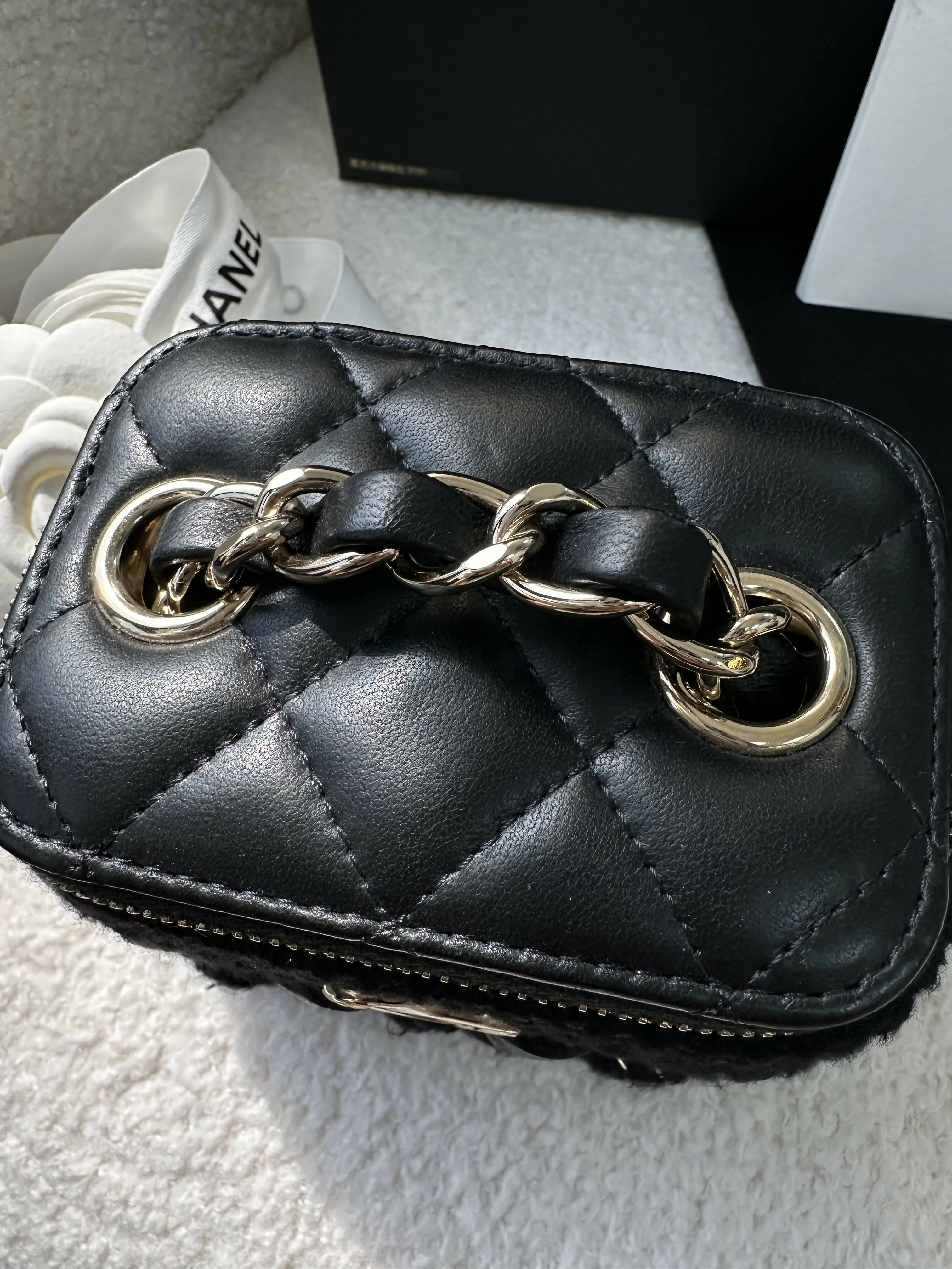 Chanel (21) Mini Vanity Case - Image 5