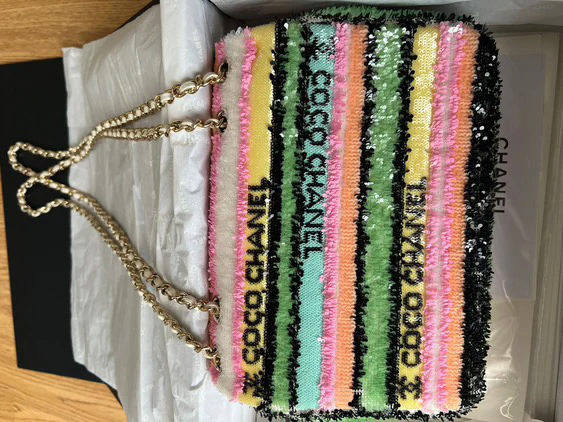 Chanel 21 Rainbow Sequin Rectangular Flap Bag - Image 4