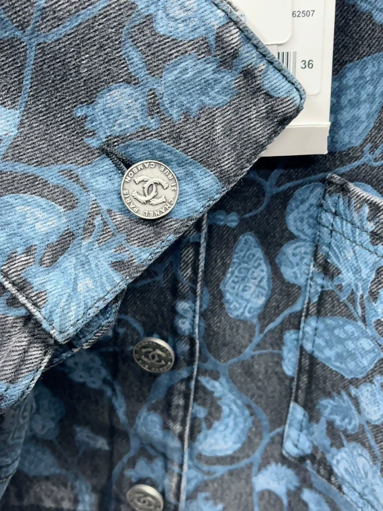 Chanel 21A Black & Blue Denim Jacket - Image 3