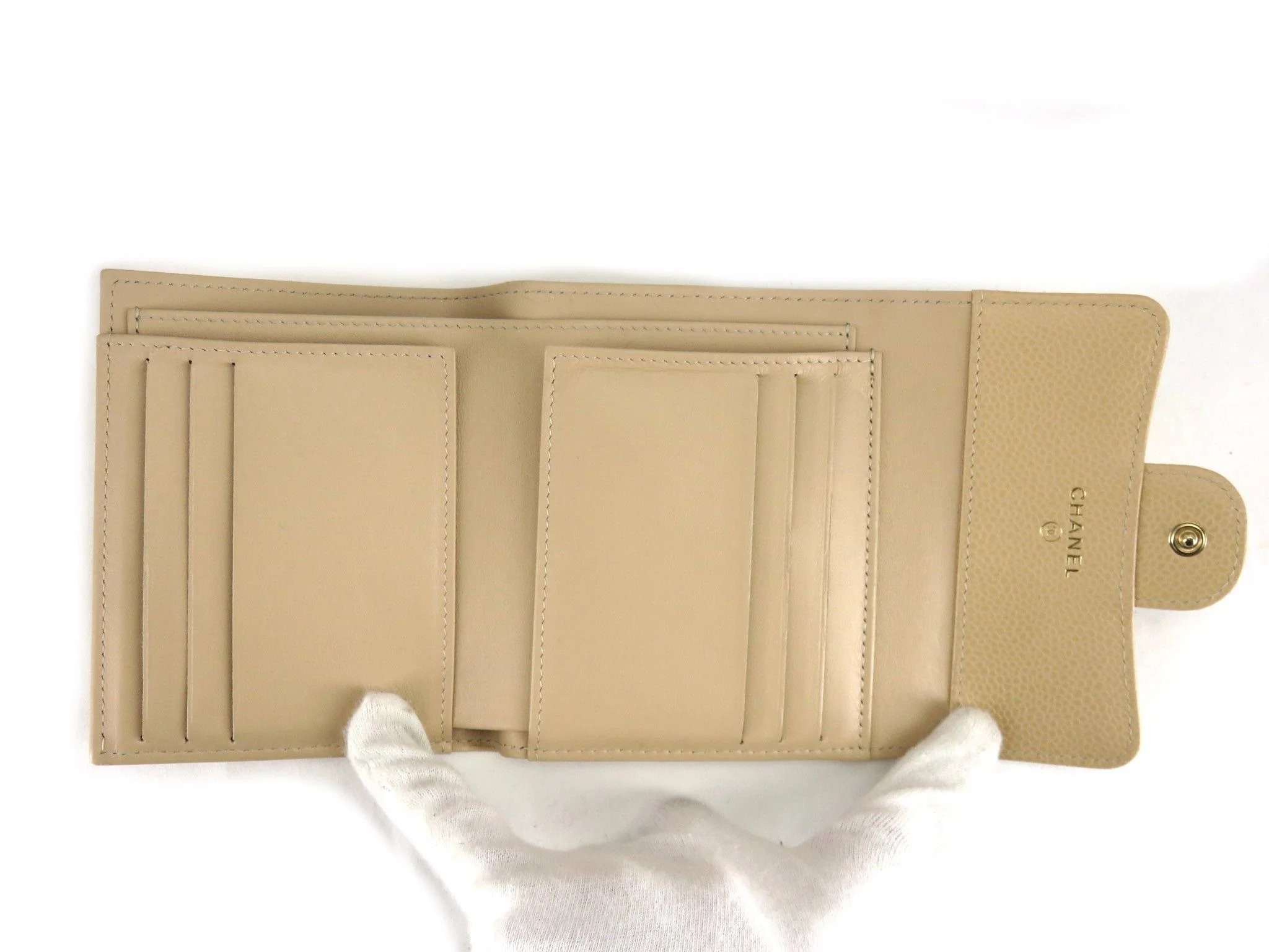 Chanel 21-Year-Old Milk Tea Gold Buckle Caviar Cowhide Classic Three-Fold Short Clip - Image 4