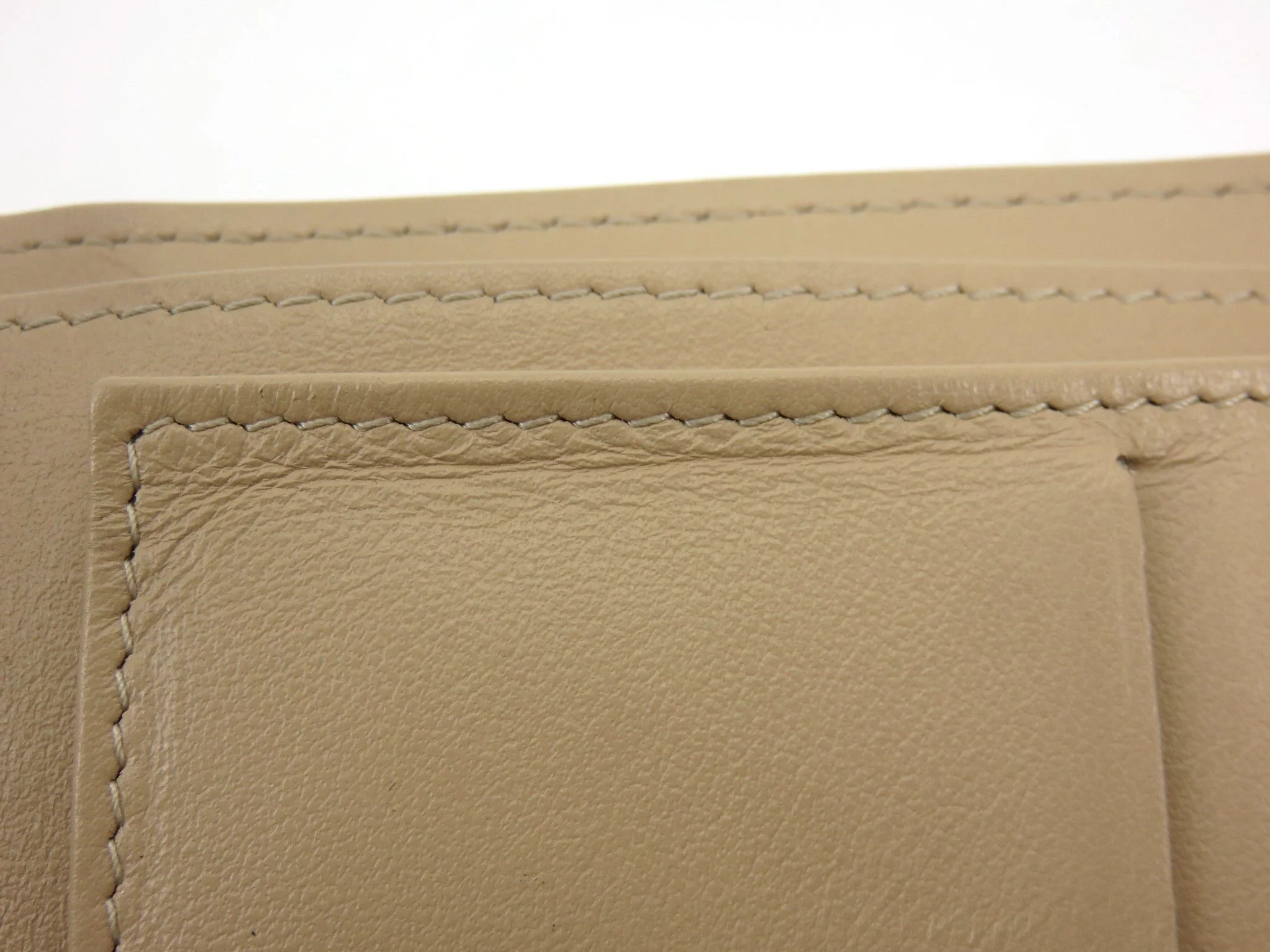 Chanel 21-Year-Old Milk Tea Gold Buckle Caviar Cowhide Classic Three-Fold Short Clip - Image 6
