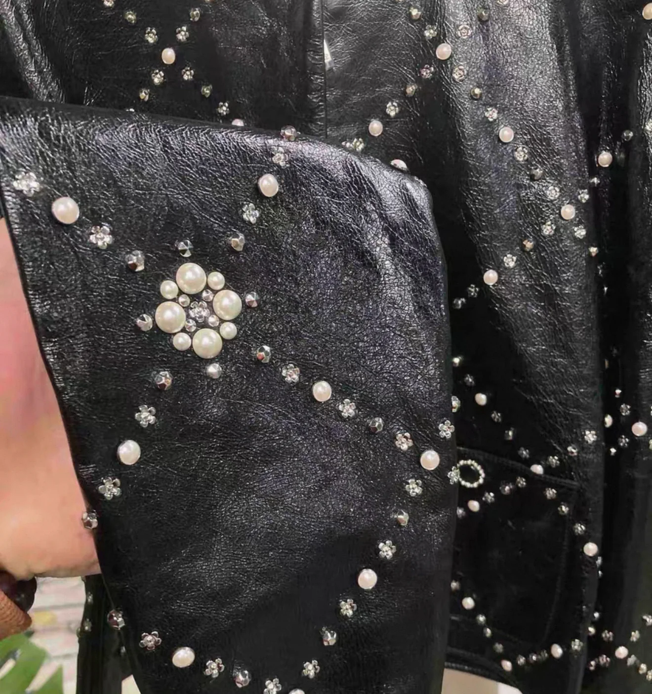 Chanel 21A black leather Jacket with Pearls & Rhinestones - Image 5