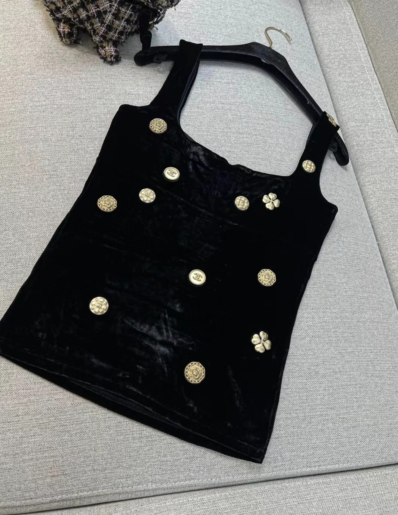 Chanel 21A black Velvet top - Image 5