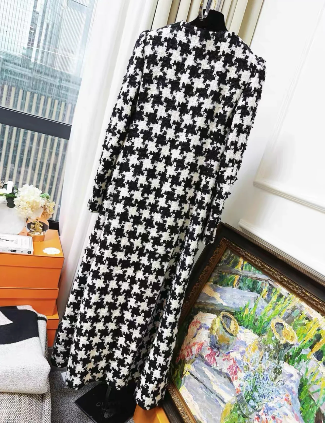 Chanel 21A black & white long coat - Image 2
