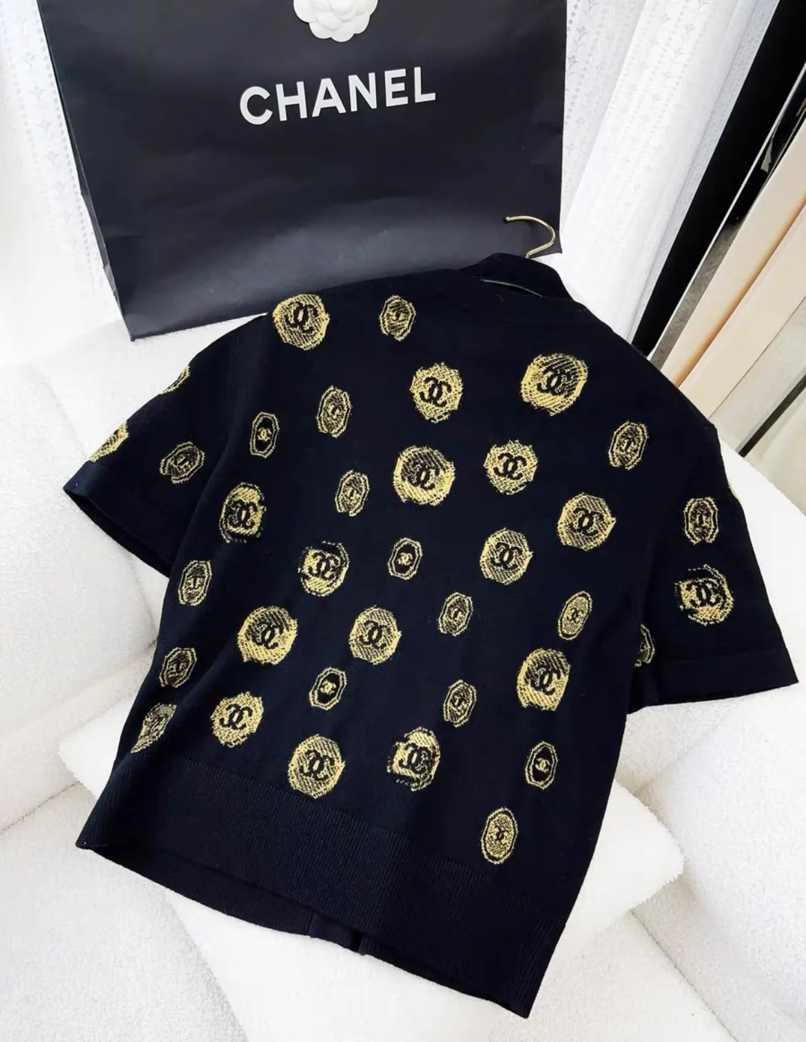 CHANEL 21A CASHMERE CARDIGAN BLACK/GOLD size 40 - Image 7