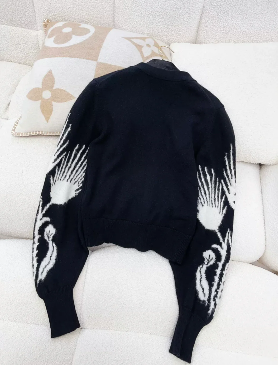 CHANEL 21A CASHMERE/ SILK Cardigan size 38 - Image 5