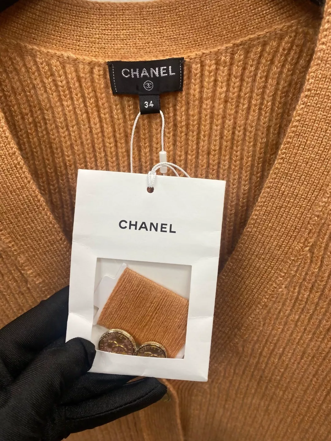 Chanel 21A Castle series orange printed knitted cardigan - Image 3