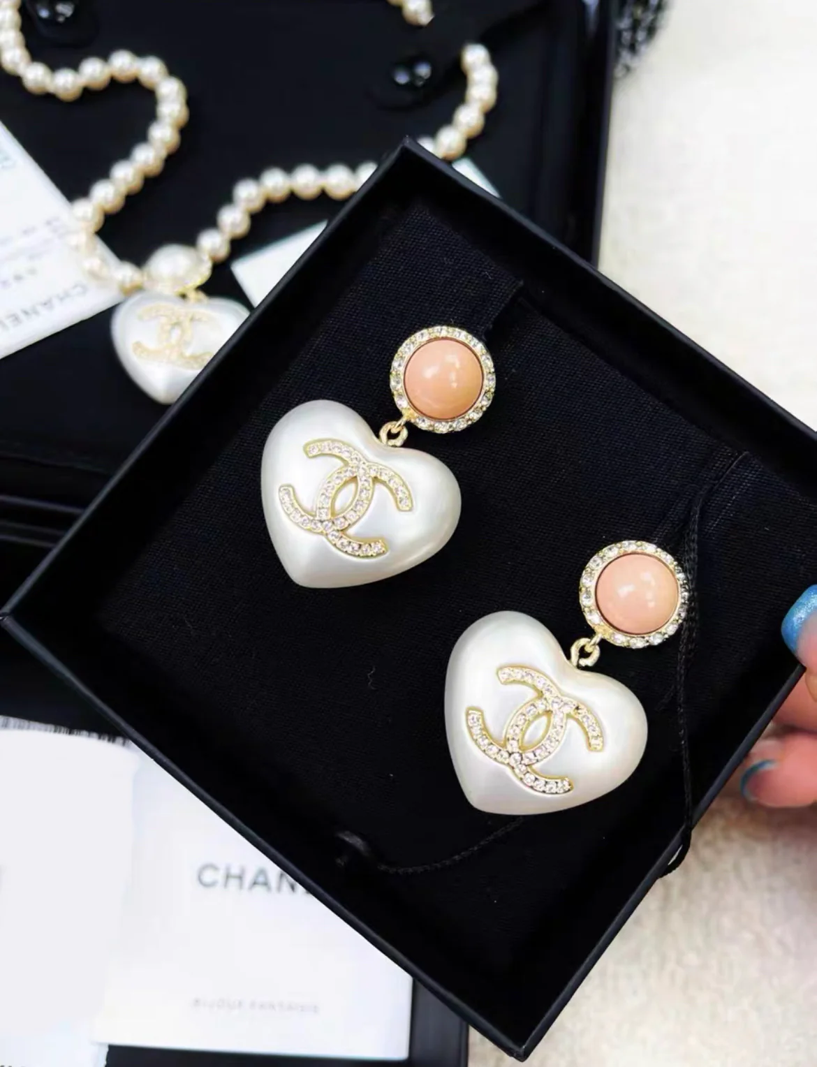 Chanel 21A CC Heart earrings - Image 2