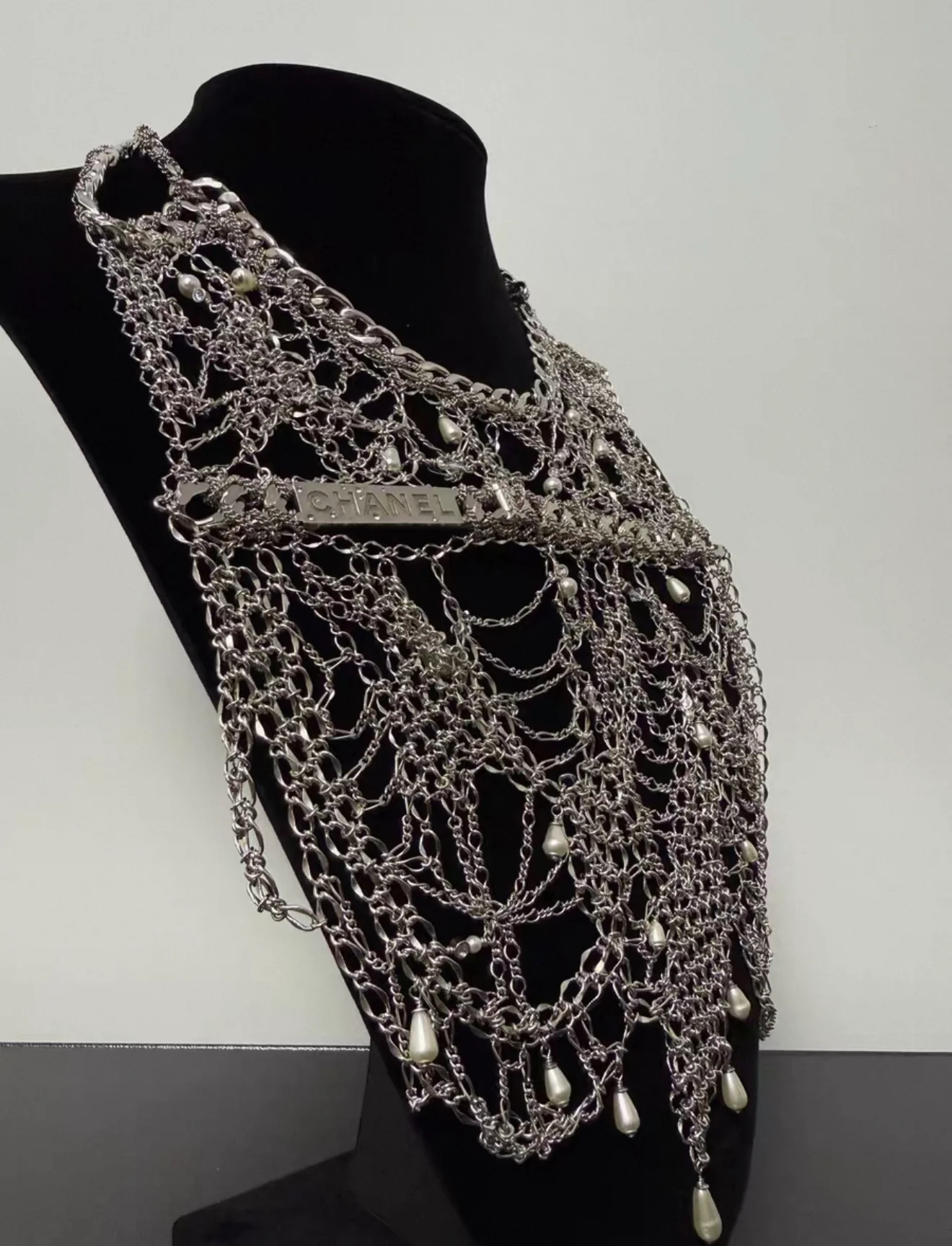 Chanel 21A chunky silver necklace - Image 3