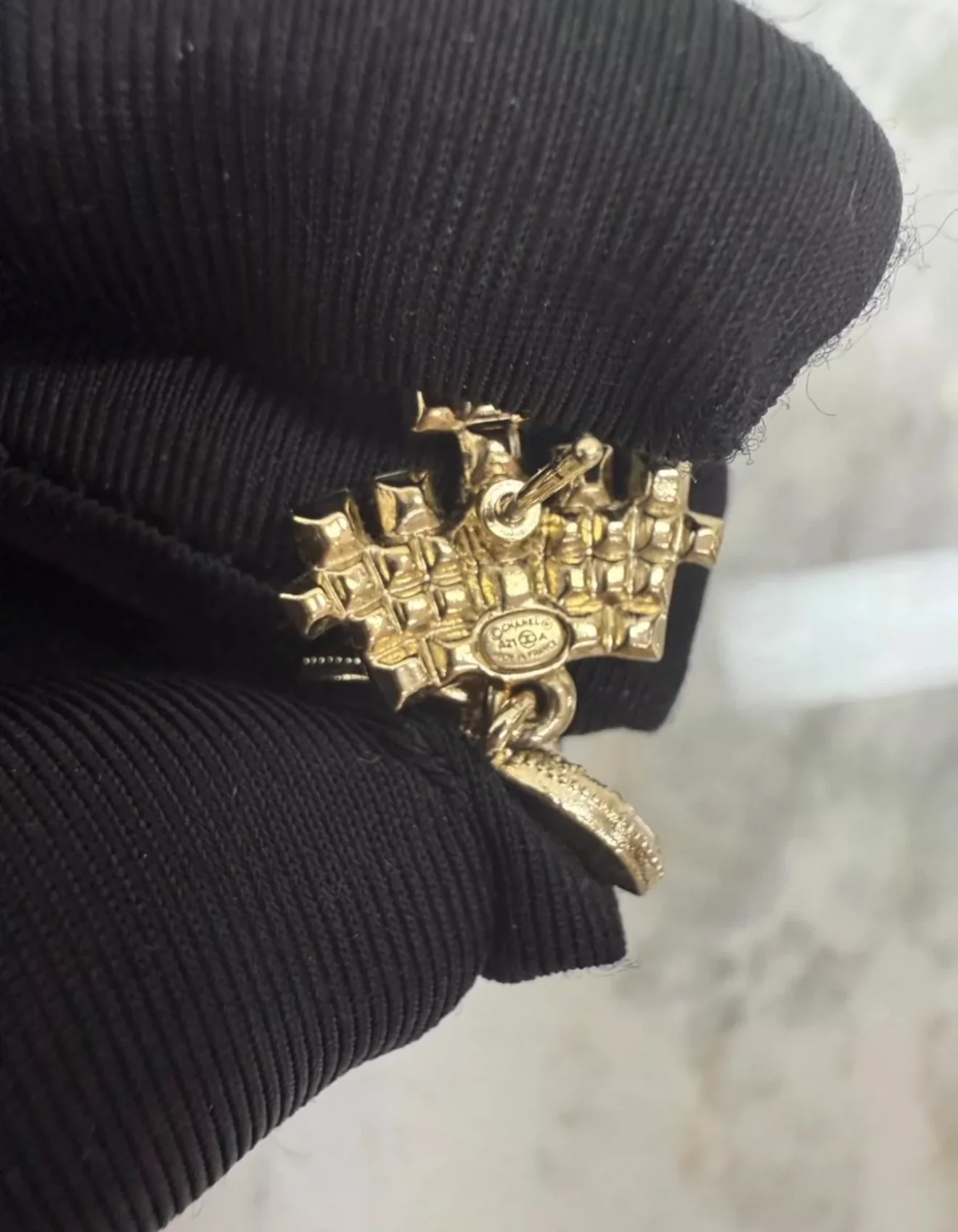 Chanel 21A crown CC earrings - Image 3