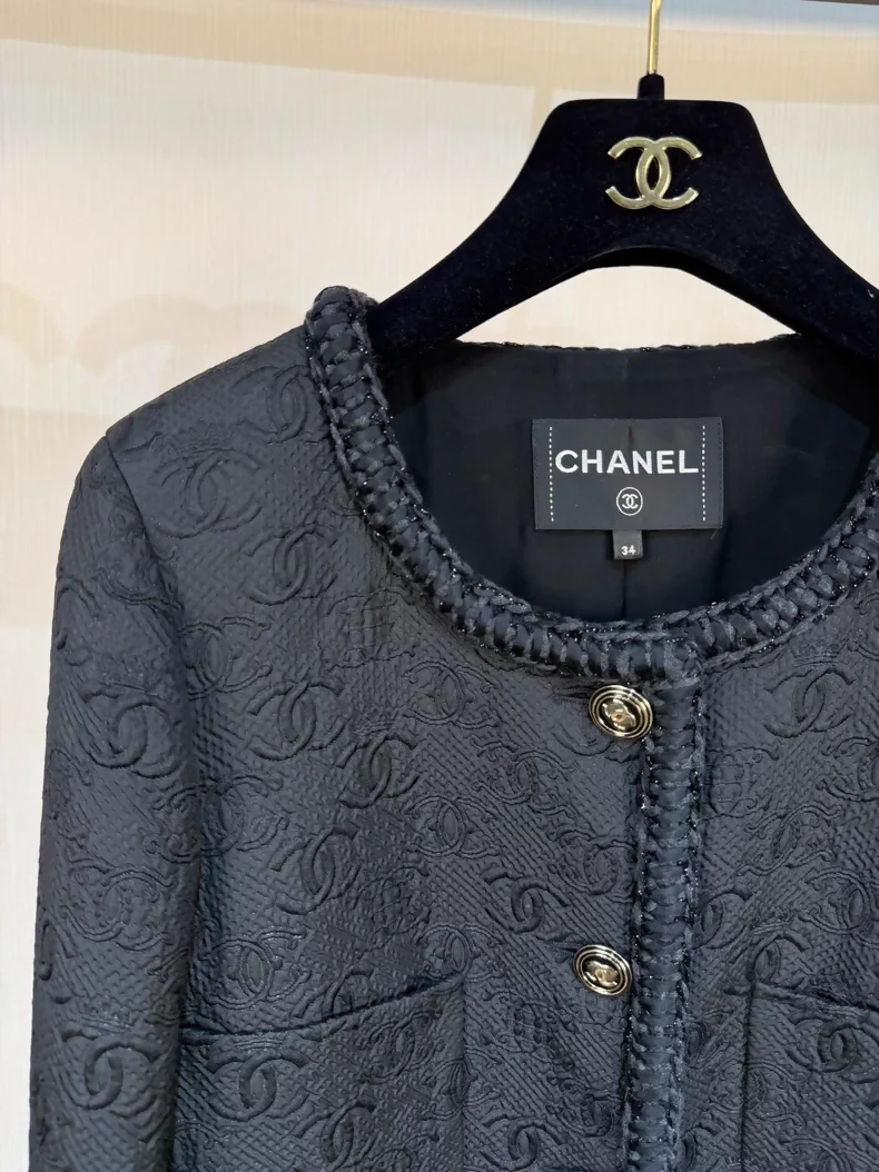 Chanel 21A Black Embossed Jacket - Image 2