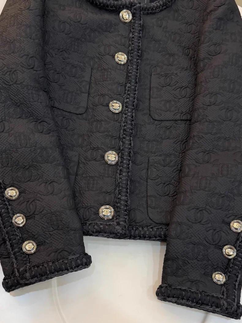 Chanel 21A Black Embossed Jacket - Image 3