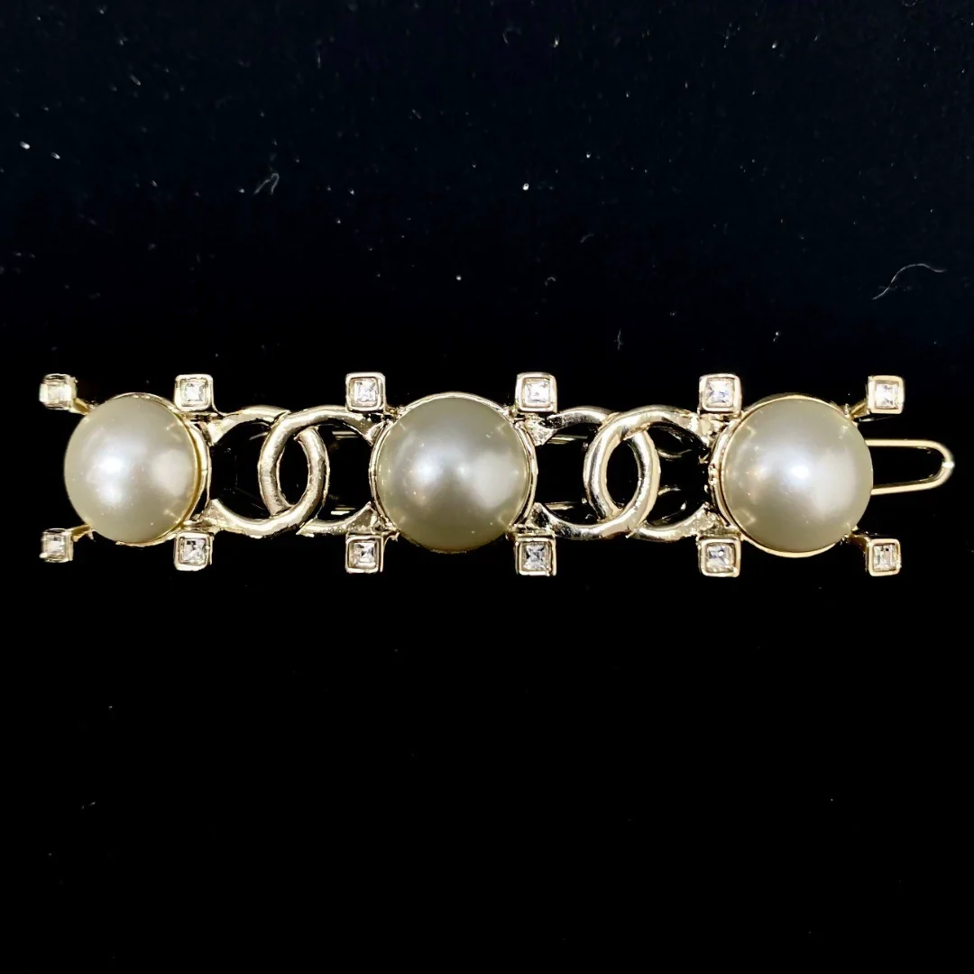 Chanel 21A pearl inlaid double C hairpin - Image 2