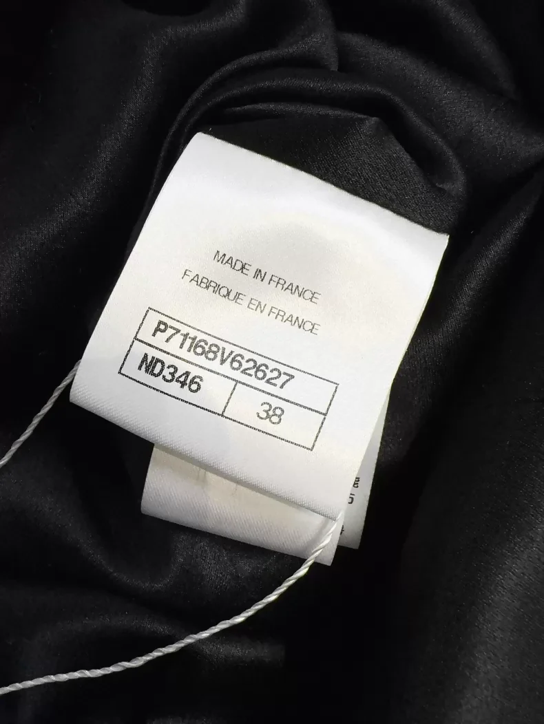 Chanel 21B black and white tweed coat - Image 6