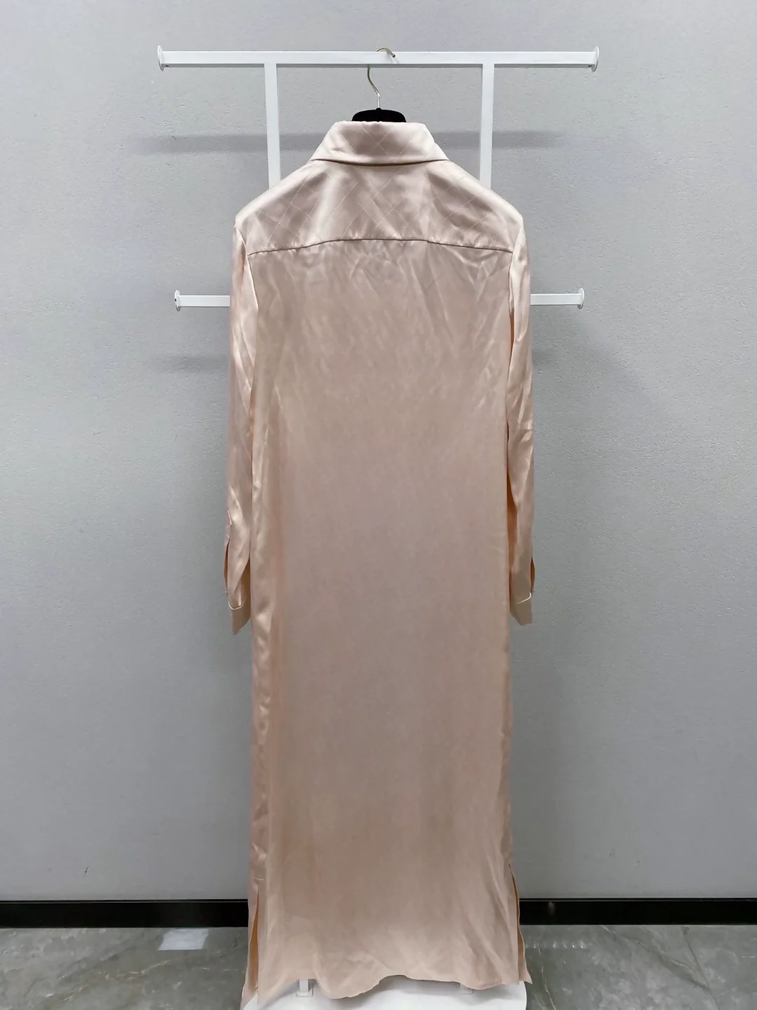 Chanel 21B champagne pink silk shirt dress - Image 2